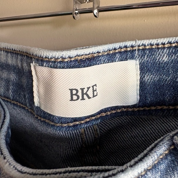 Stella Stretch Short light wash distressed raw hem size 27 - Picture 7 of 10